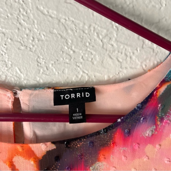 Torrid Top Women's 1X Clip Dot Blouse Bufferfly Watercolor Fairy Ethereal - Picture 6 of 7